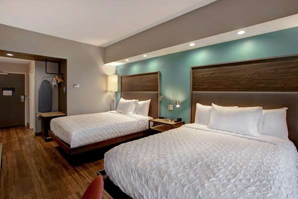  - Tru by Hilton Hotel Oxford