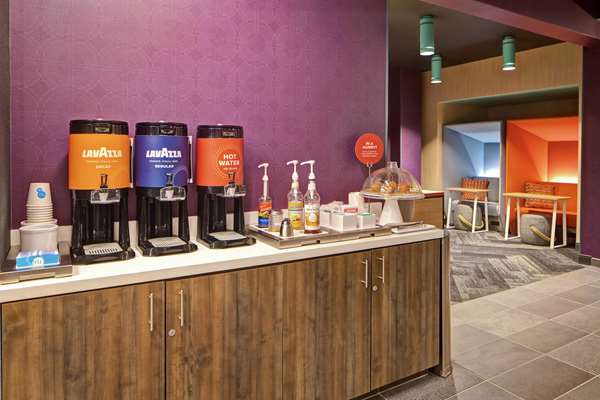  - Tru by Hilton Hotel Oxford