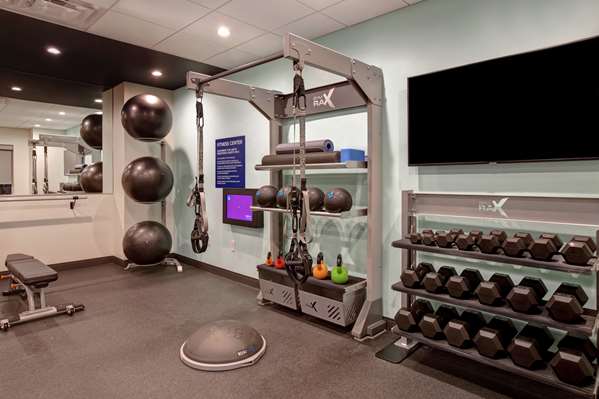 Fitness/ Exercise Room - Tru by Hilton Hotel Oxford