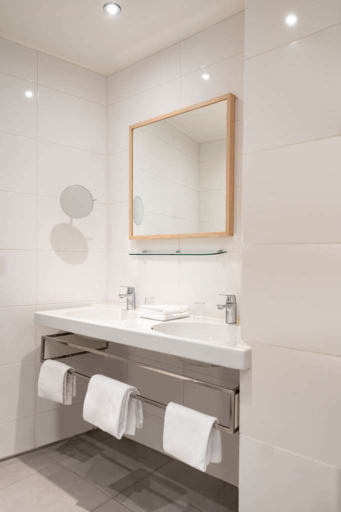 HC Hotel Kaijoo-guestroom-Guest Room,Bathroom,On-Site.jpg