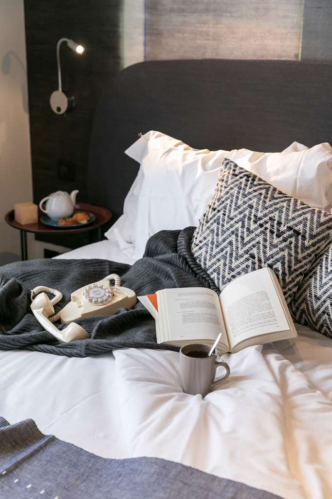 HC So Co Hotel-guestroom-Guest Room,On-Site.jpg
