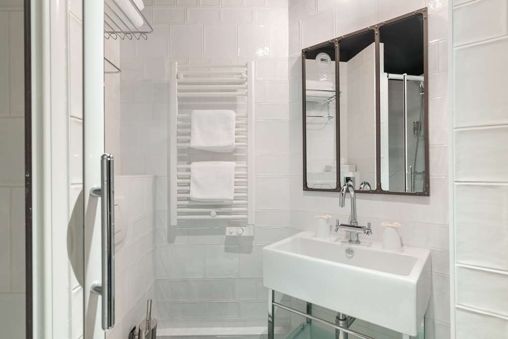 HC So Co Hotel-guestroom-Guest Room,Bathroom,On-Site.jpg