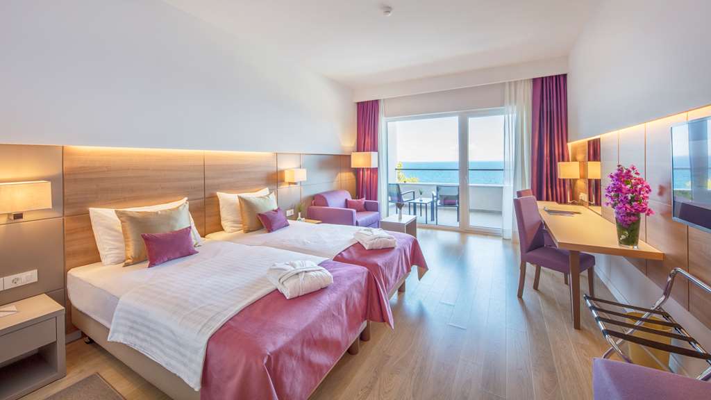 VITALITY HOTEL PUNTA-guestroom-Guest Room,On-Site.jpg
