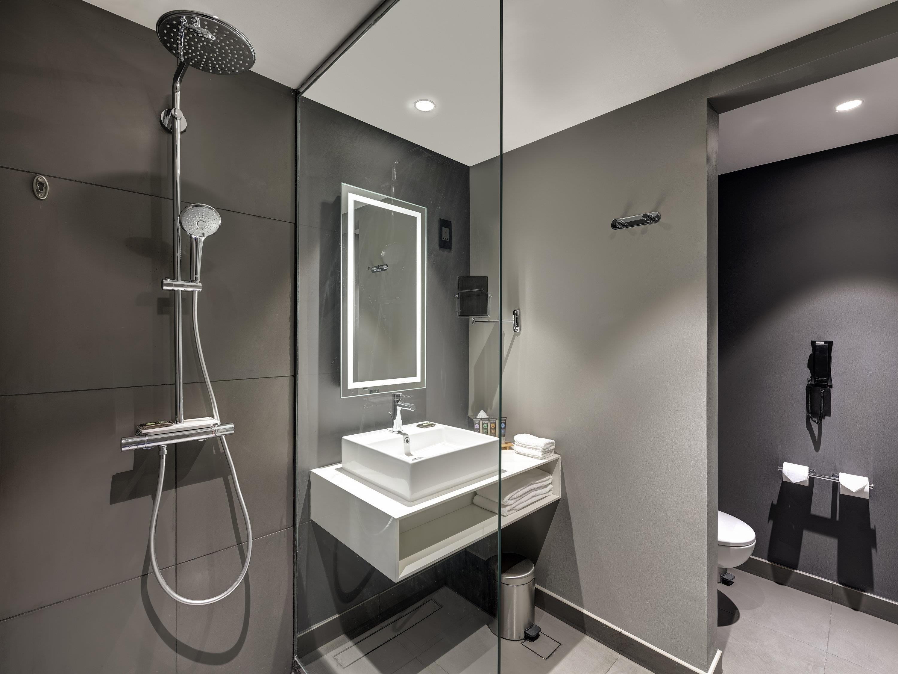 Novotel Sharjah Expo Centre Room Type - SUPERIOR ROOM TWO SINGLE BEDS LAGOON VIEW