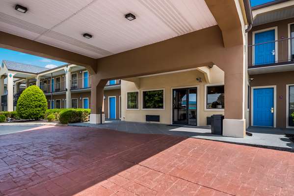 Exterior view - SureStay Plus Hotel by Best Western Jackson - I-40, Exit 80