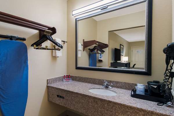  - SureStay Plus Hotel by Best Western Jackson - I-40, Exit 80