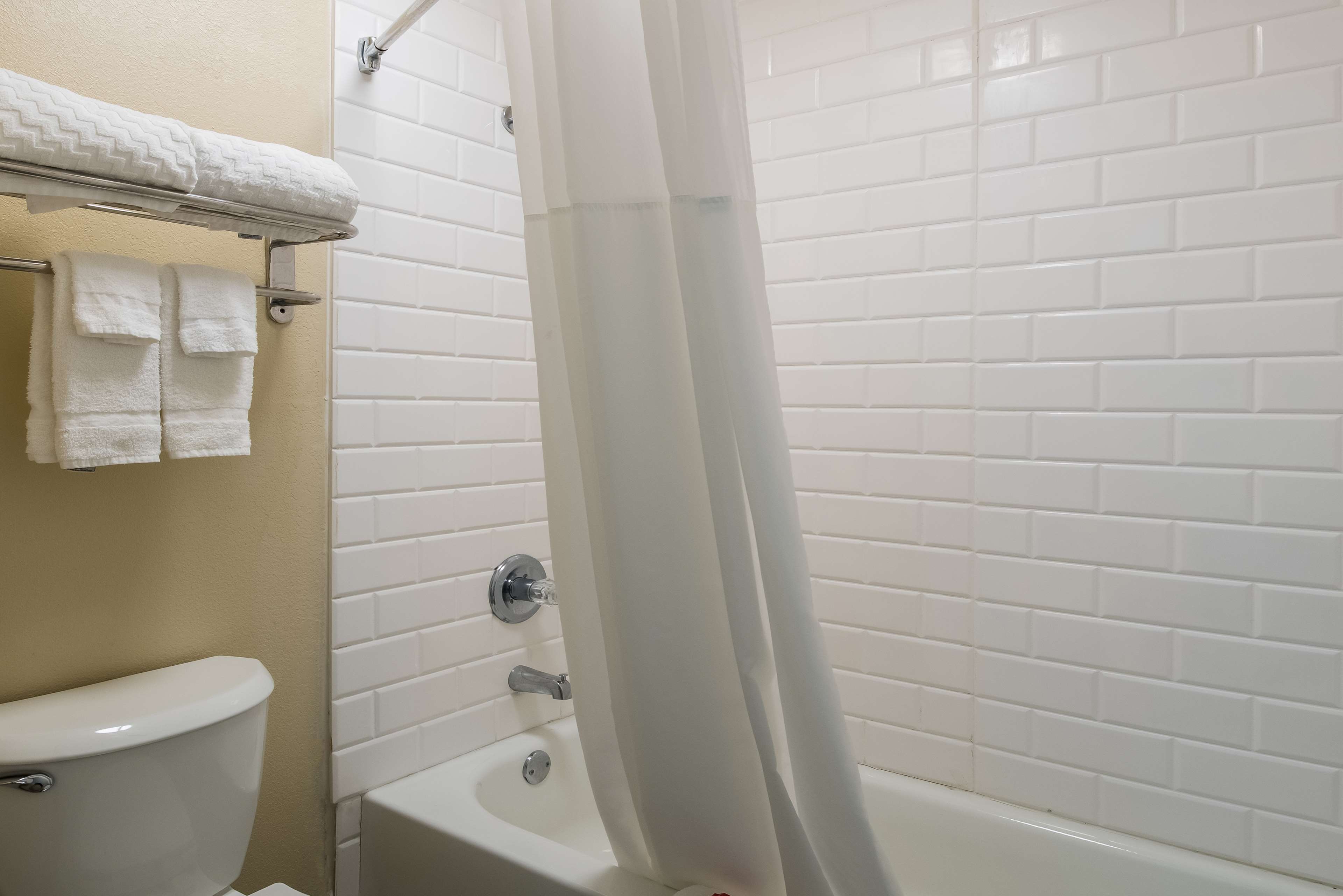 SureStay Plus Hotel by Best Western Jackson Room Type - 2 Queen Beds, Non-Smoking, High Speed Internet Access, Microwave And Refrigerator, Lcd Television, C