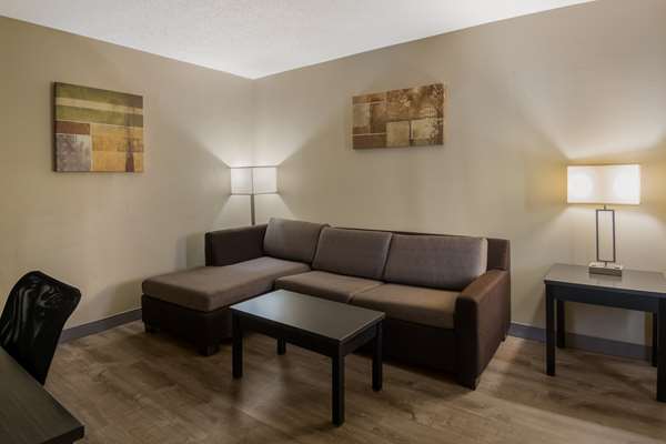  - SureStay Plus Hotel by Best Western Jackson - I-40, Exit 80