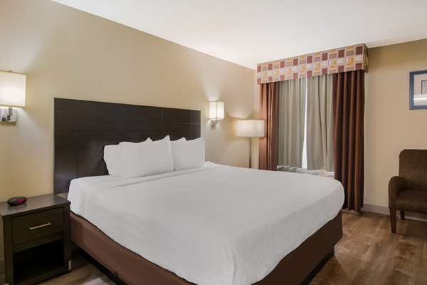  - SureStay Plus Hotel by Best Western Jackson - I-40, Exit 80