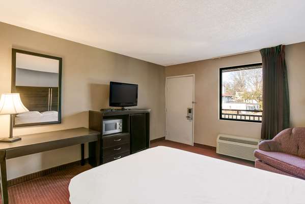  - Rodeway Inn Lancaster