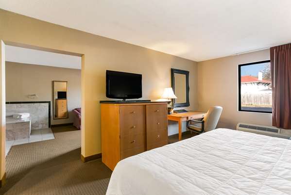 Suite - Rodeway Inn Lancaster