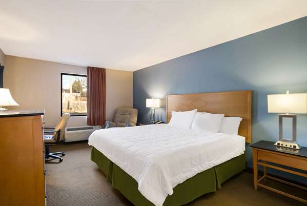 Suite - Rodeway Inn Lancaster