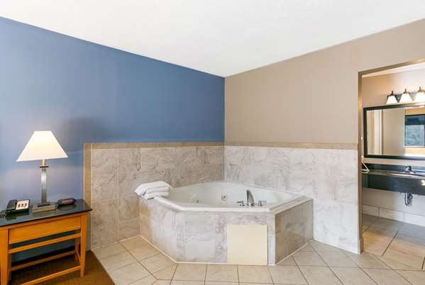  - Rodeway Inn Lancaster