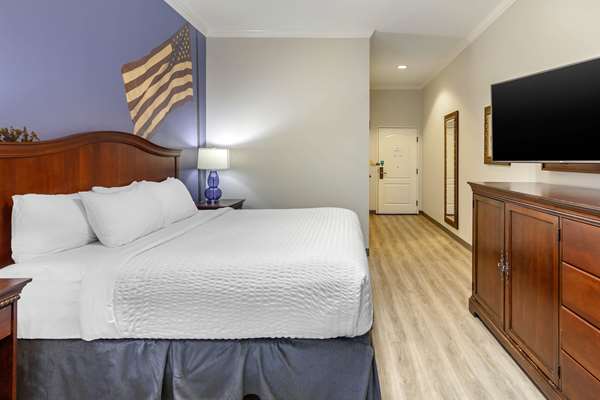  - Clarion Pointe Hotel Sulphur Springs