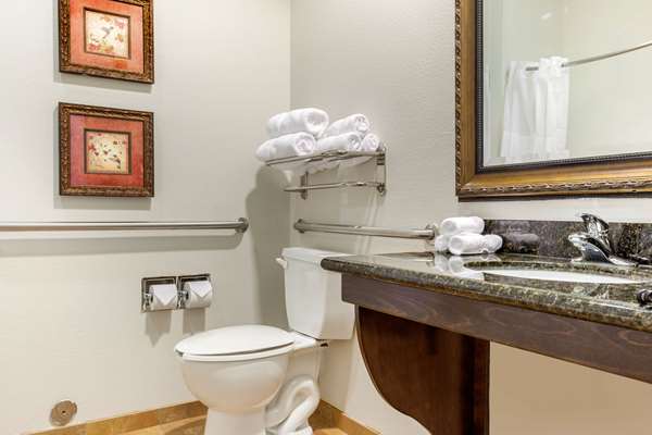 Suite - Clarion Pointe Hotel Sulphur Springs