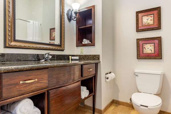 Suite - Clarion Pointe Hotel Sulphur Springs