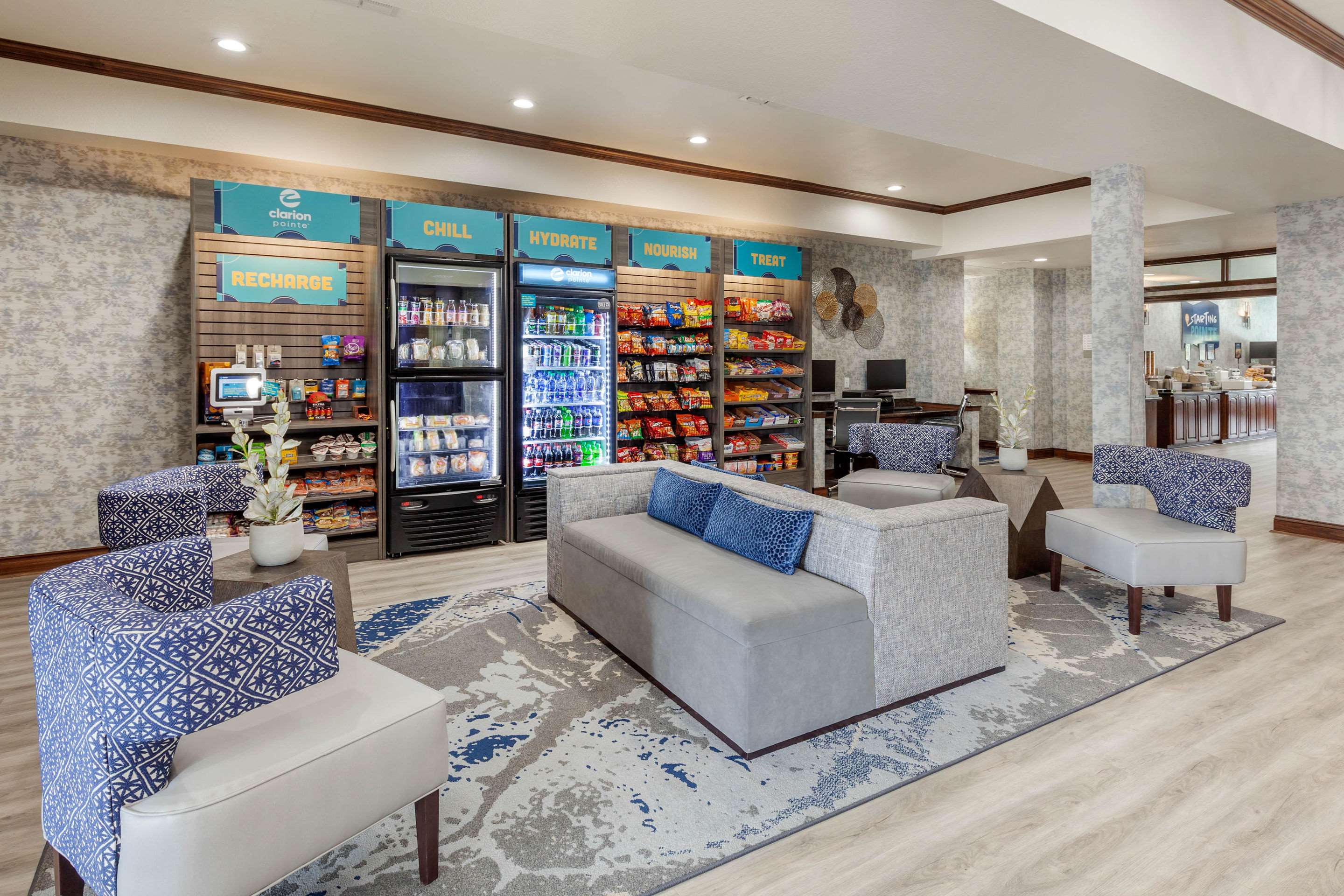 Hotel lobby | Clarion Pointe Sulphur Springs