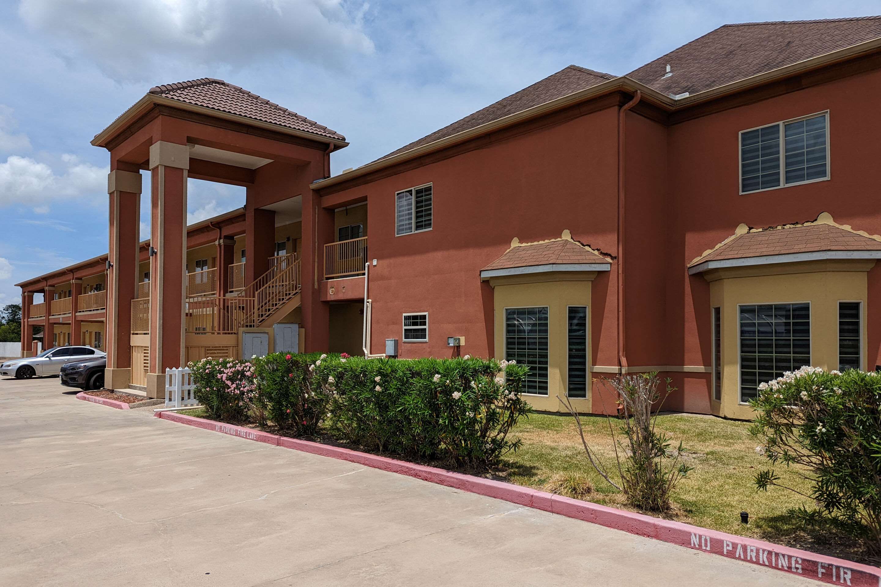 Hotel exterior | Quality Inn