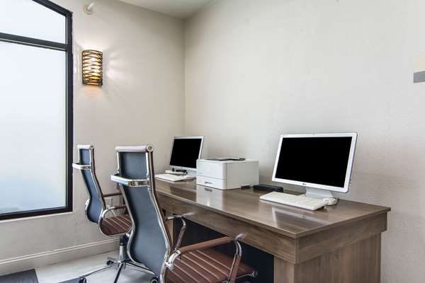 Conference Area - Clarion Inn South Boston