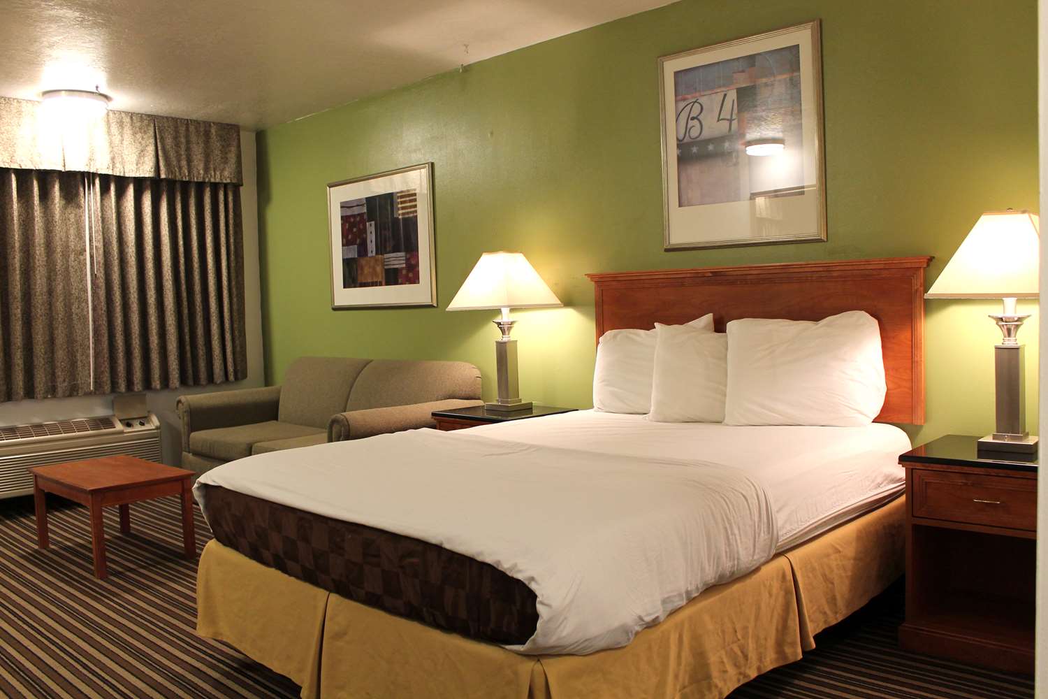 Queen Bed Superior image