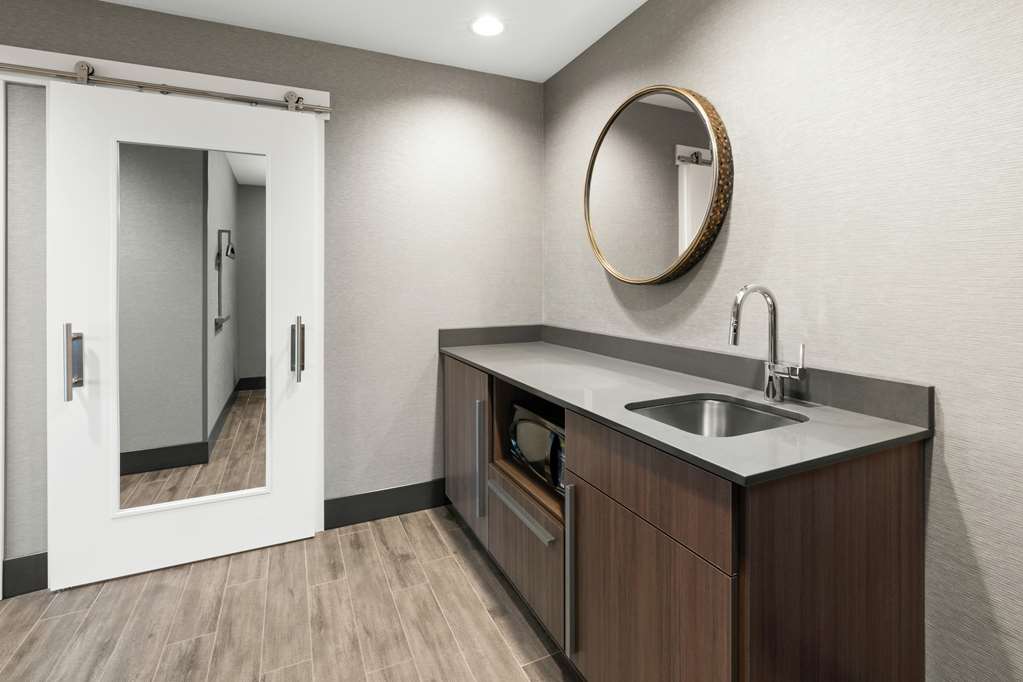 Hampton Inn & Suites by Hilton Spokane Downtown-South Room Type - 1 KG HR ACC FRG MIC STE NS