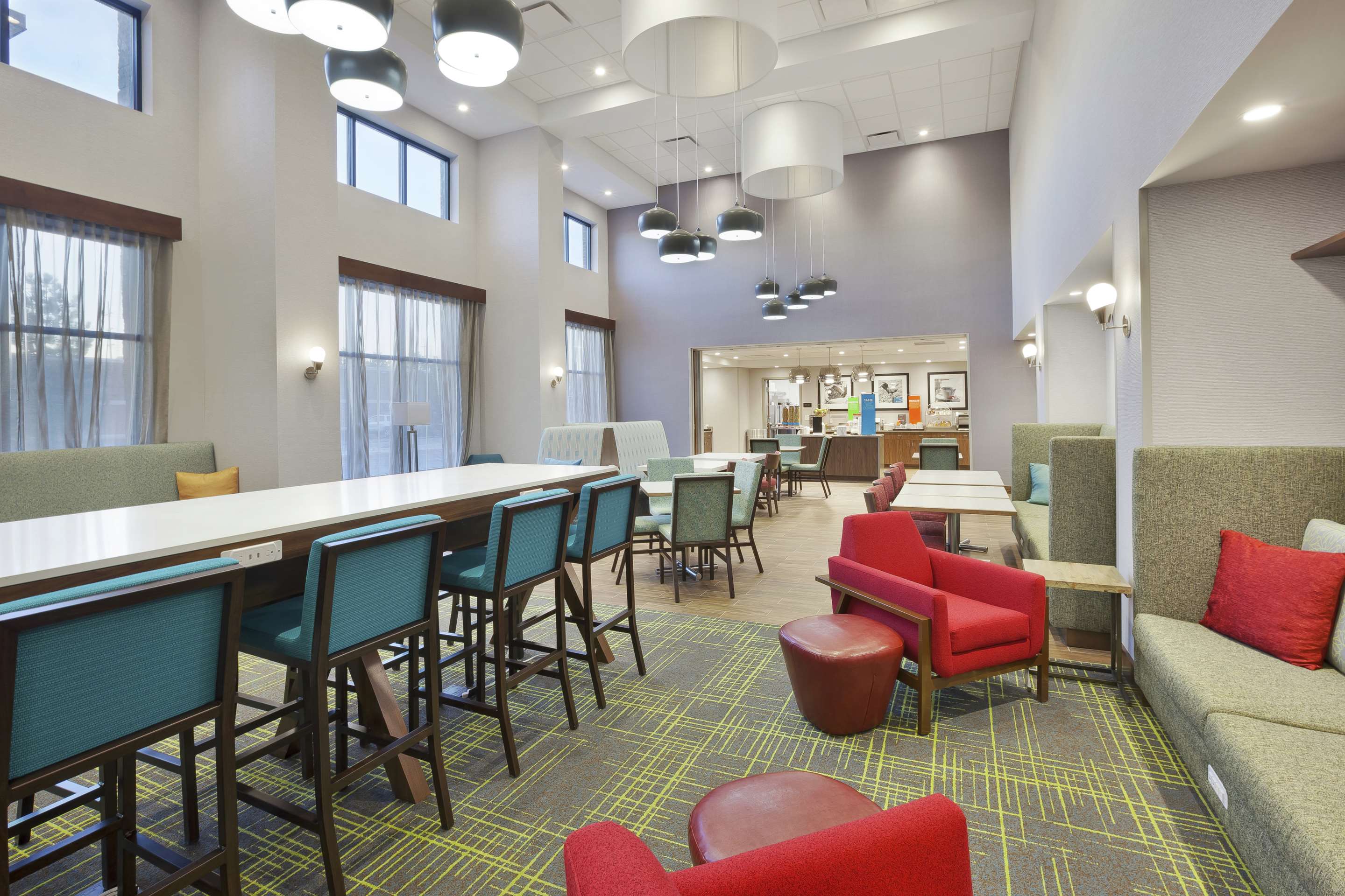 Breakfast Area | Hampton Inn & Suites Grandville Grand Rapids South
