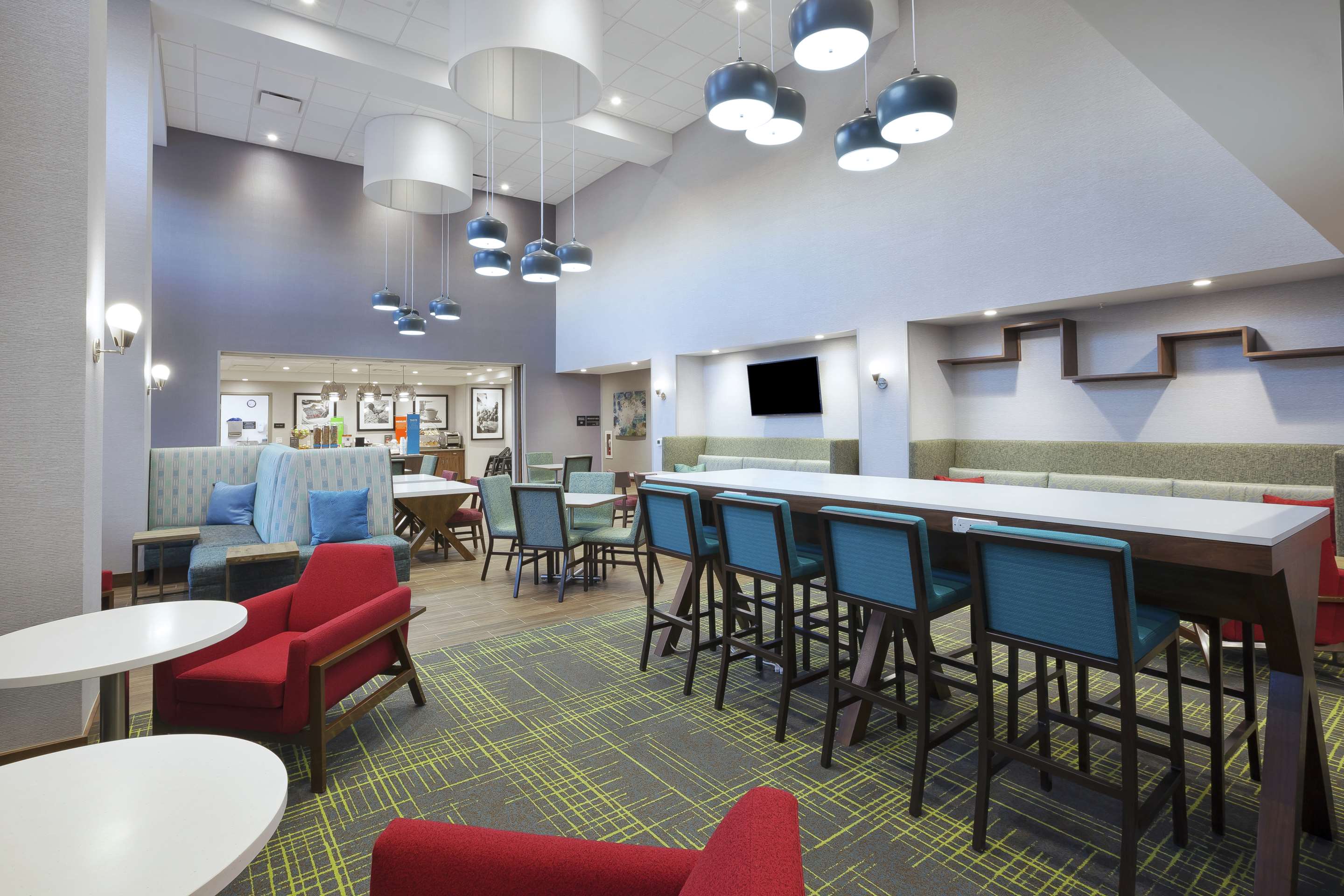 Breakfast Area | Hampton Inn & Suites Grandville Grand Rapids South