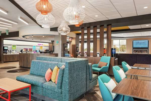  - Tru by Hilton Waukesha - I-94, Exit 297