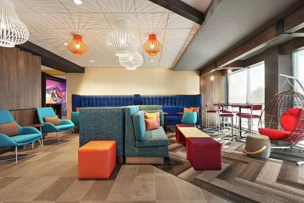  - Tru by Hilton Waukesha - I-94, Exit 297