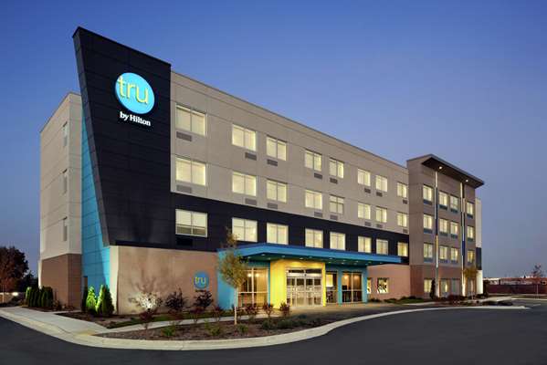 Exterior view - Tru by Hilton Waukesha - I-94, Exit 297