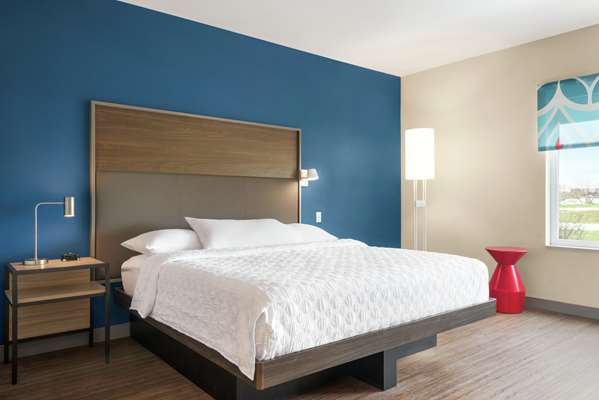  - Tru by Hilton Waukesha - I-94, Exit 297