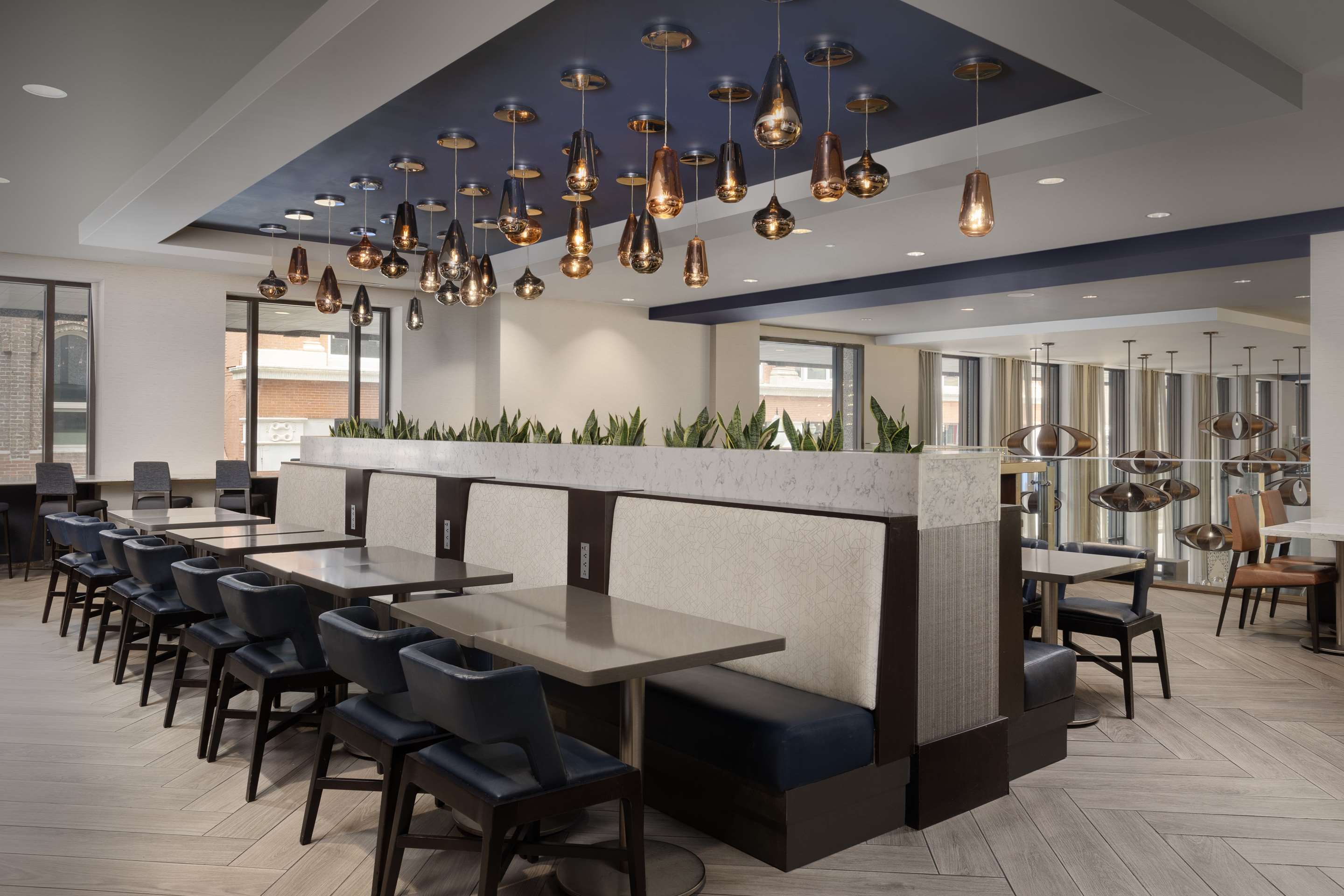 Restaurant | Embassy Suites by Hilton Knoxville Downtown