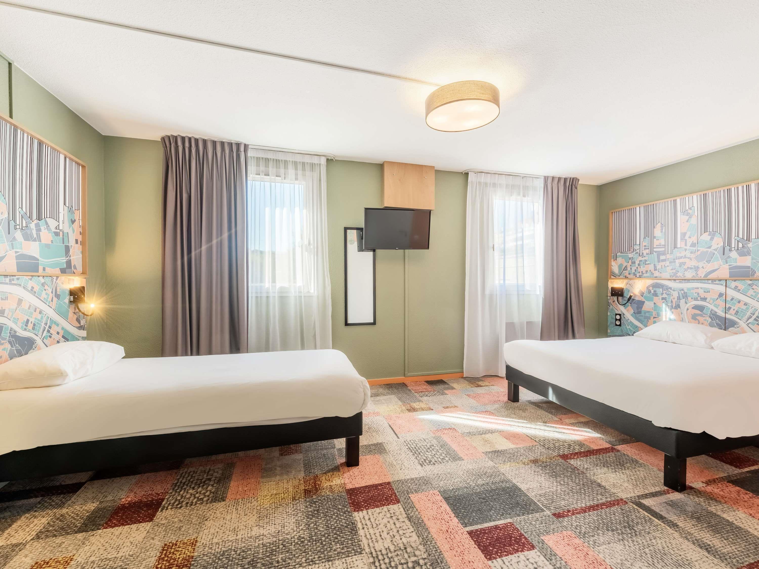 ibis Styles Lyon Croix Rousse Room Type - Standard room with 1 double bed + 1 single bed
