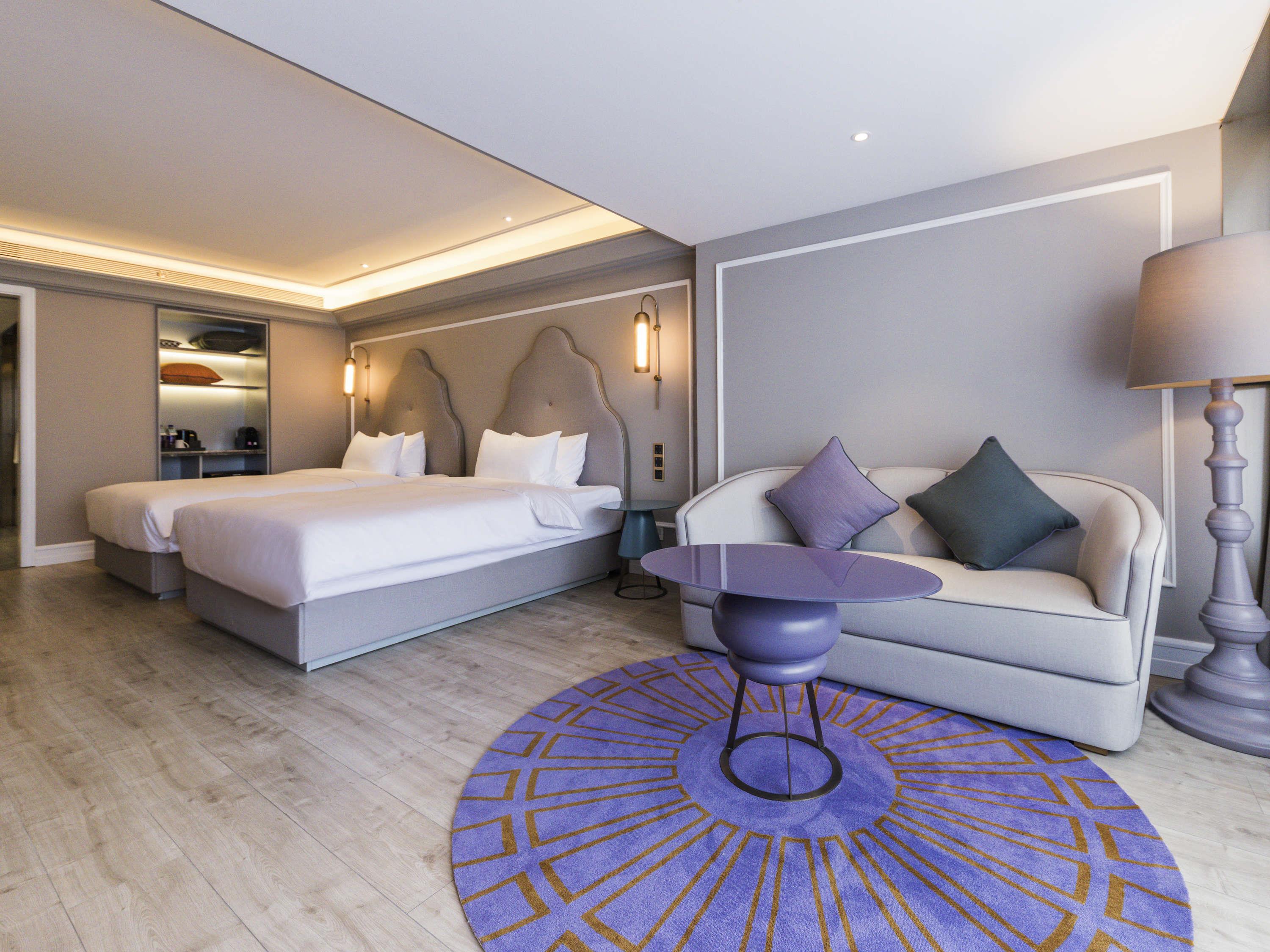 Mercure Xi'an Downtown Room Type - Privilege Room with 2 single beds