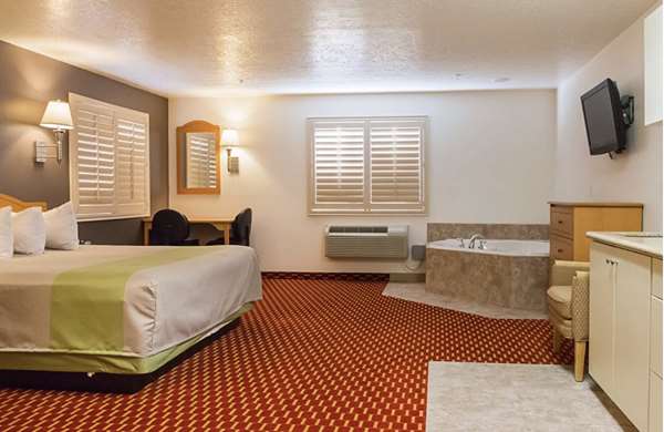 Suite - SureStay Plus Hotel by Best Western Naples