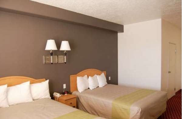 Suite - SureStay Plus Hotel by Best Western Naples