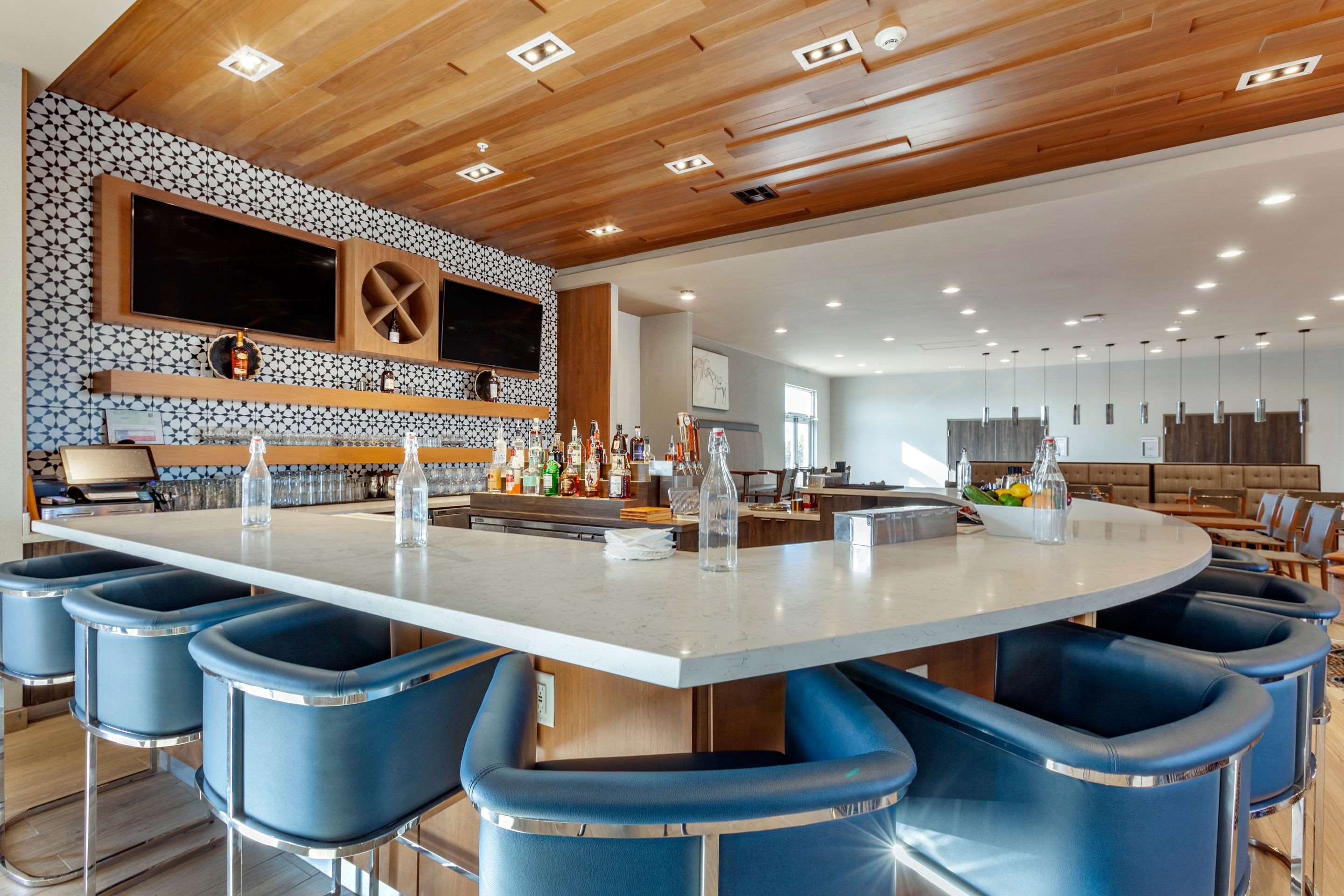 Hotel bar | Cambria Hotel Richardson - Dallas