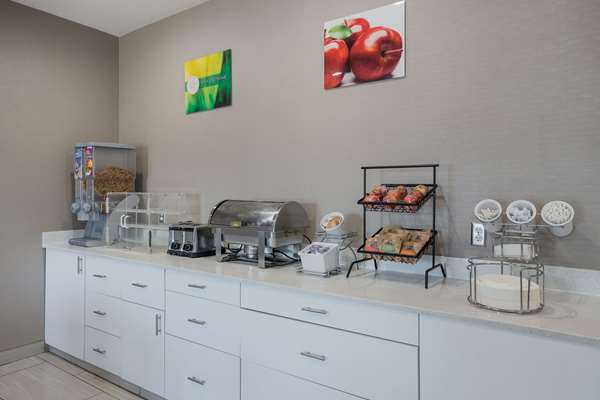 Amenities - Quality Inn & Suites Blue Springs - I-70, Exit 18