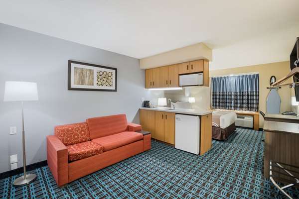 Suite - Quality Inn & Suites Blue Springs - I-70, Exit 18