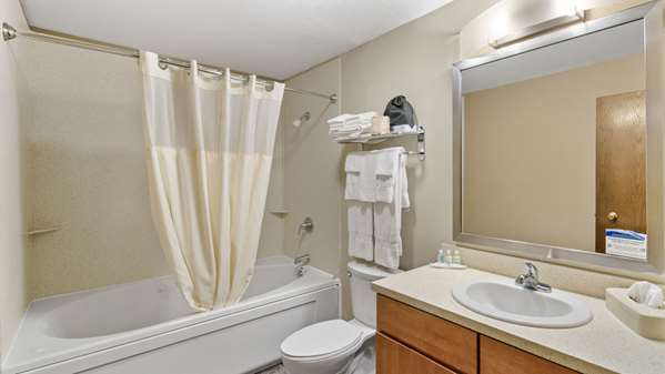 Suite - Clarion Hotel & Suites Fairbanks