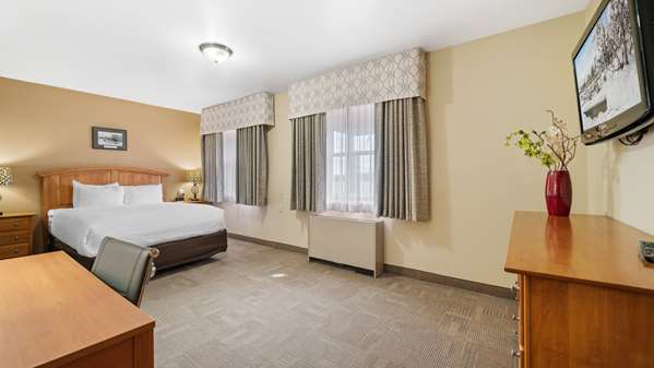 Suite - Clarion Hotel & Suites Fairbanks