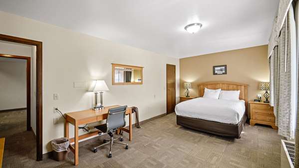 Suite - Clarion Hotel & Suites Fairbanks