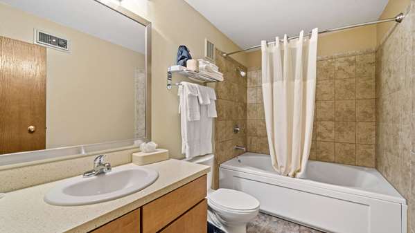 Suite - Clarion Hotel & Suites Fairbanks