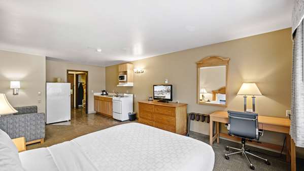 Suite - Clarion Hotel & Suites Fairbanks
