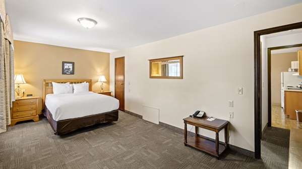 Suite - Clarion Hotel & Suites Fairbanks