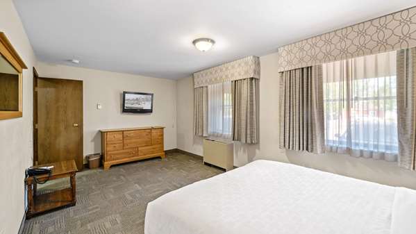 Suite - Clarion Hotel & Suites Fairbanks