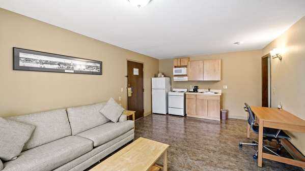 Suite - Clarion Hotel & Suites Fairbanks