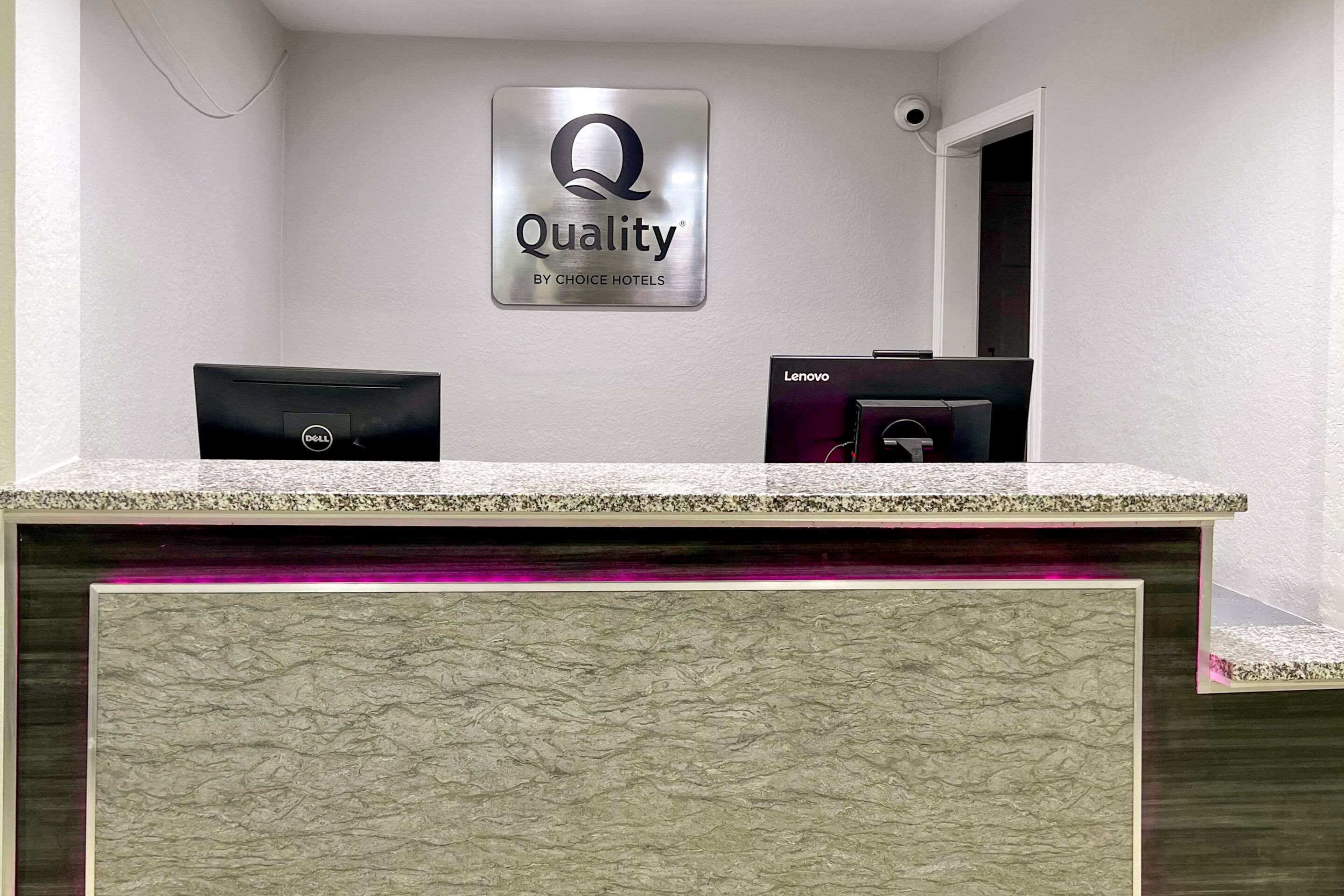 Hotel lobby | Econo Lodge Inn & Suites