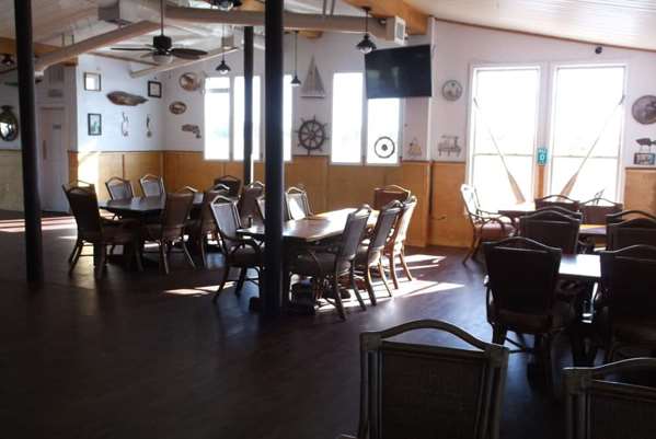 Bar - Days Inn Okeechobee