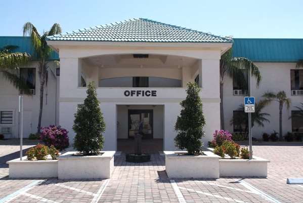 Exterior view - Days Inn Okeechobee